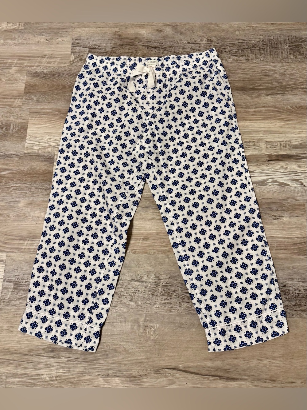 J.Crew 100% cotton pajama pants SZ- M with a blue geometric pattern. Like-new